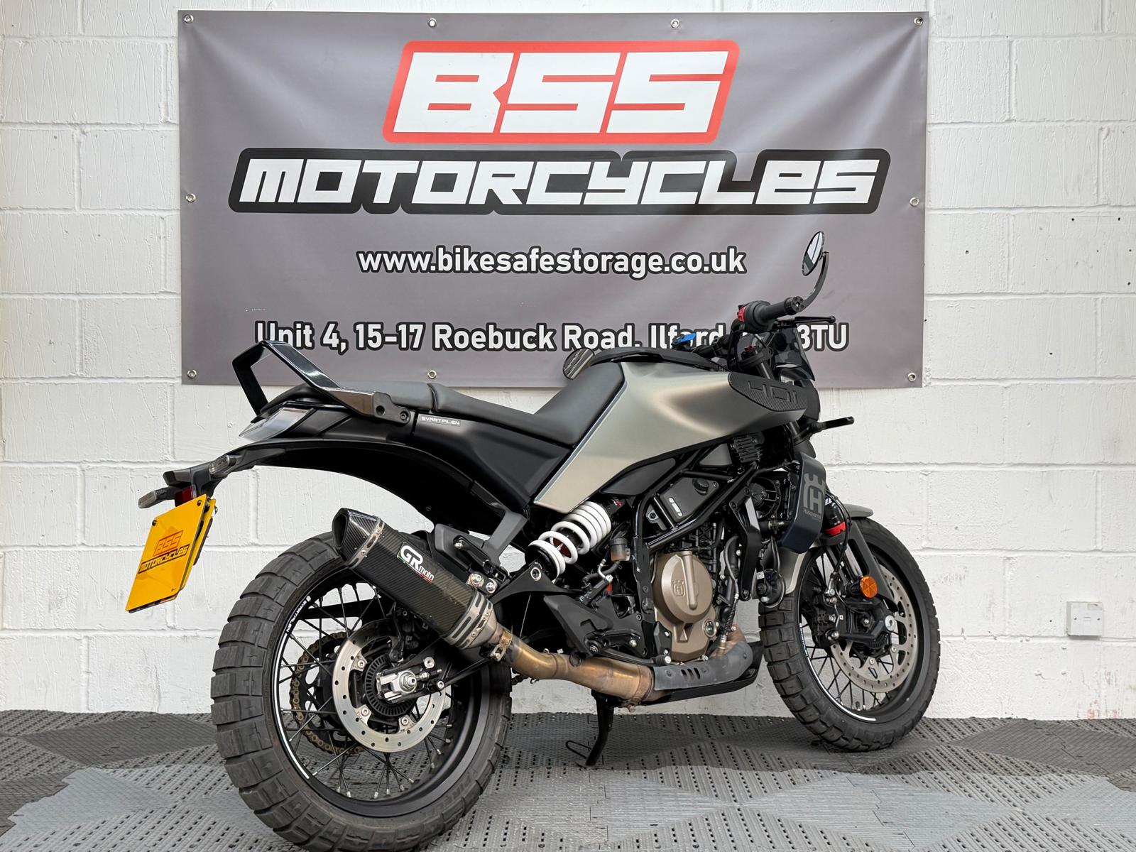 HUSQVARNA SVARTPILEN 401 - Image 13
