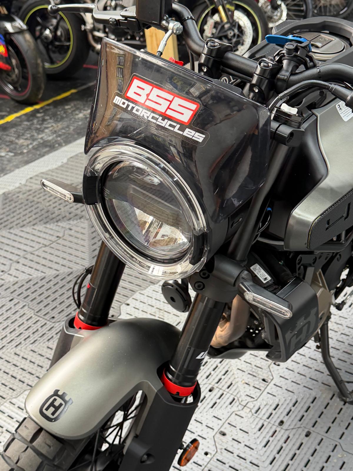 HUSQVARNA SVARTPILEN 401 - Image 14