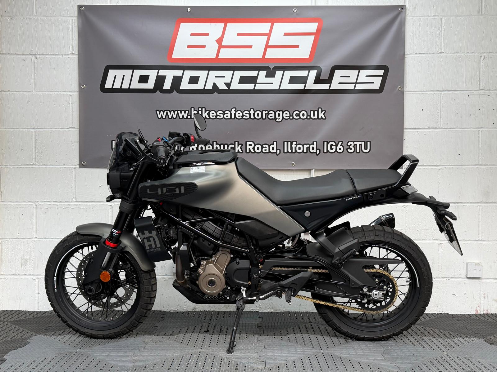 HUSQVARNA SVARTPILEN 401 - Image 16