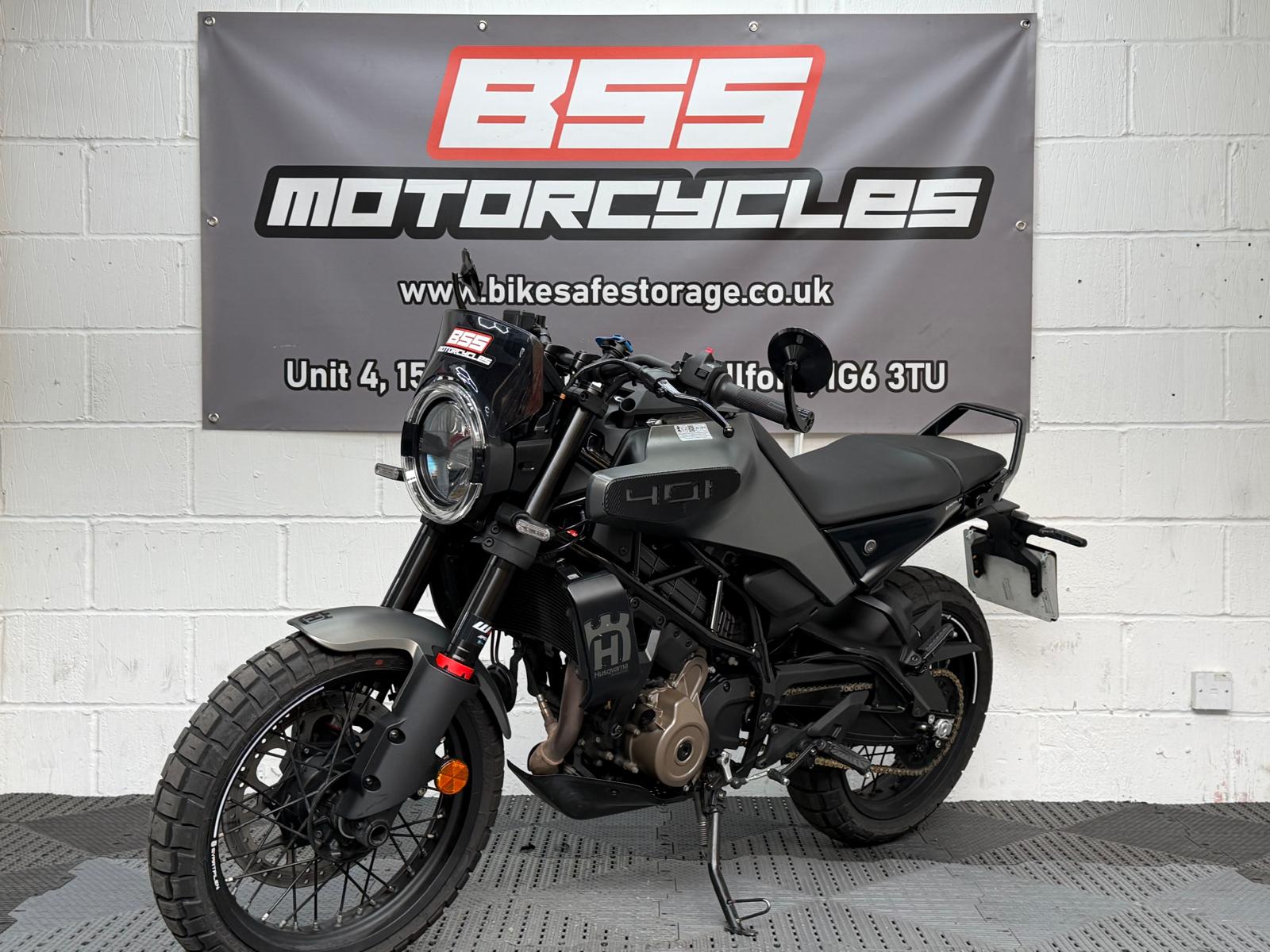 HUSQVARNA SVARTPILEN 401 - Image 3