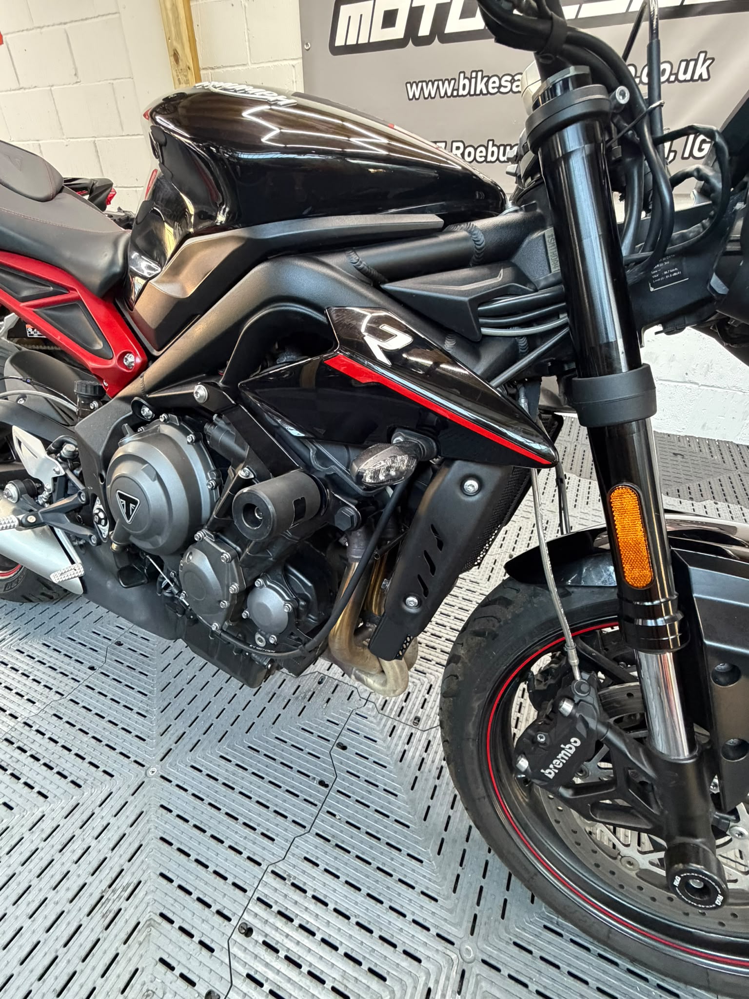 TRIUMPH STREET  TRIPLE 765R - Image 4