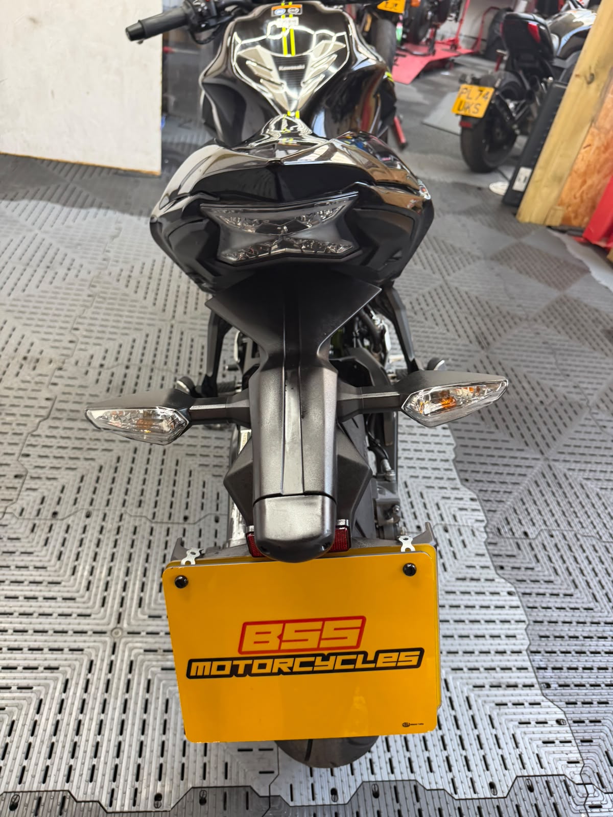KAWASAKI Z650 - Image 3