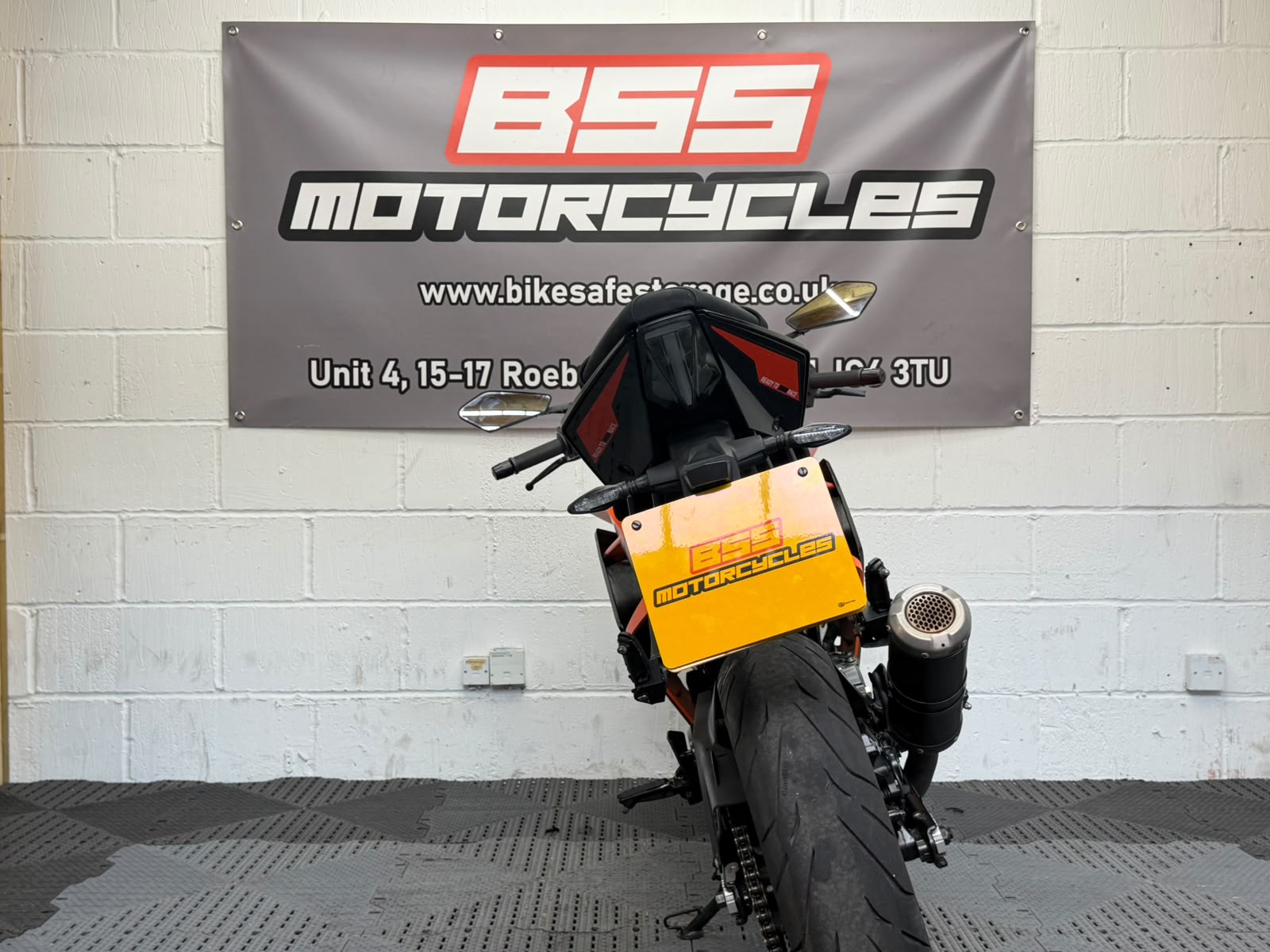 KTM RC 390 - Image 11