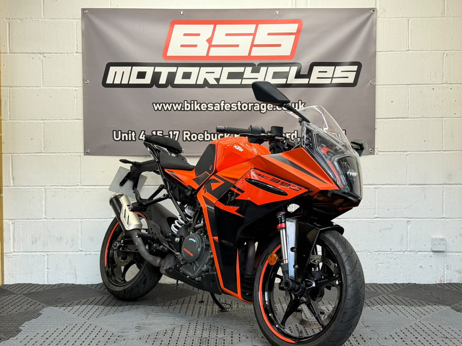KTM RC 390 - Image 13