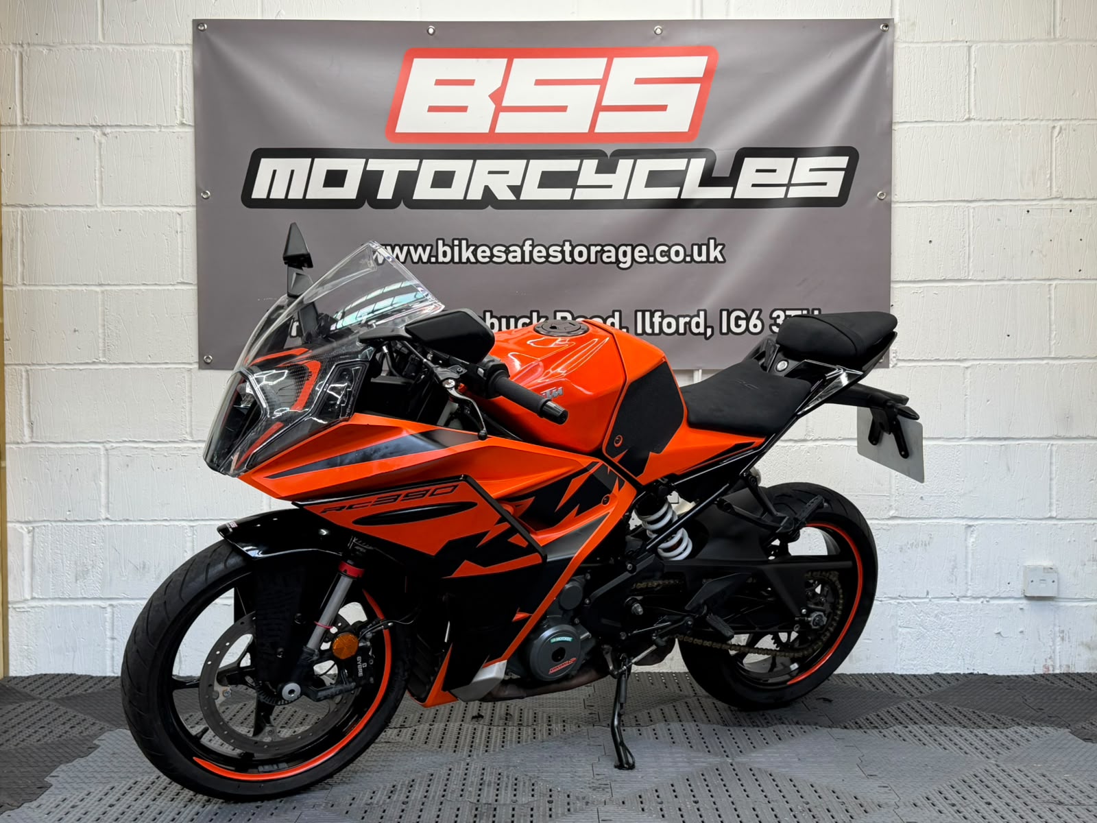KTM RC 390 - Image 17