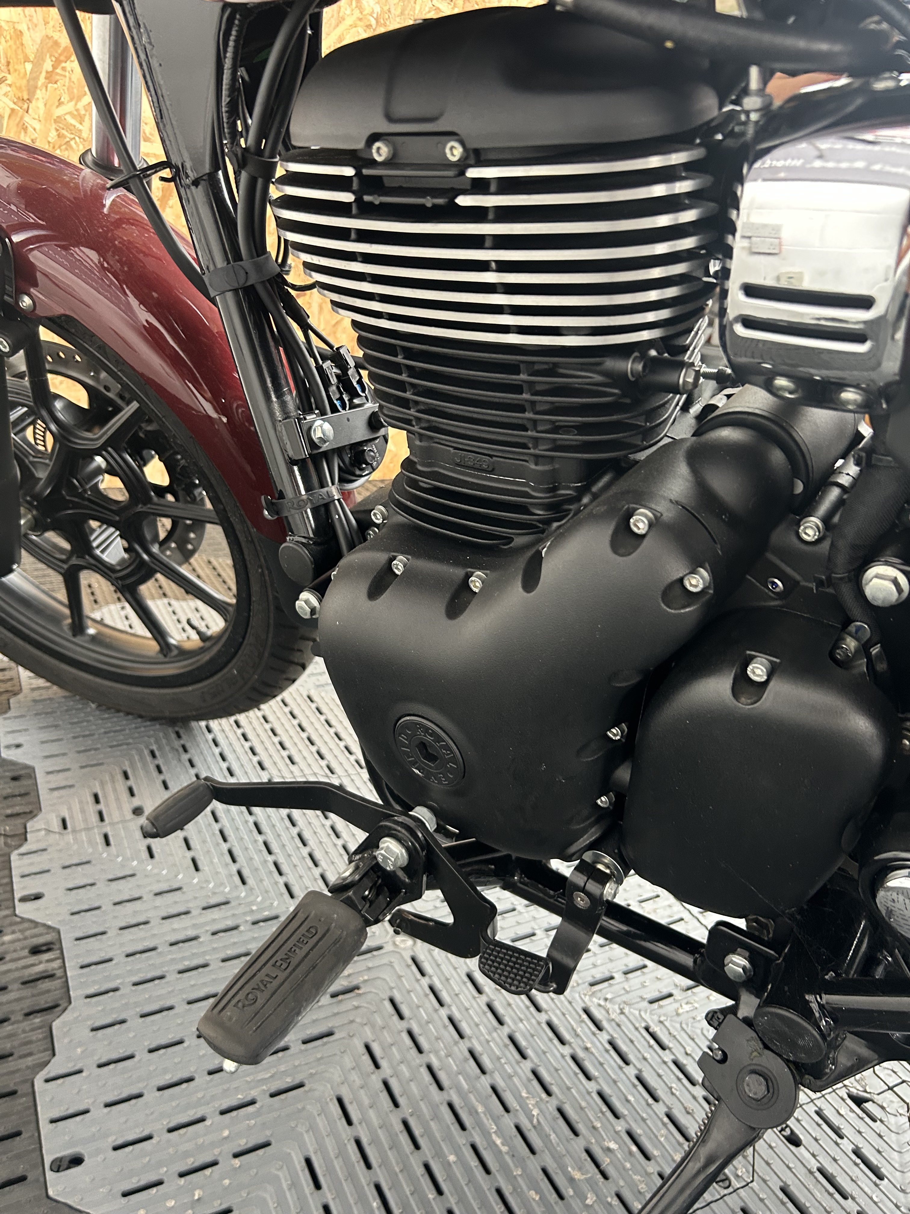 ROYAL ENFIELD METEOR 350 - Image 17