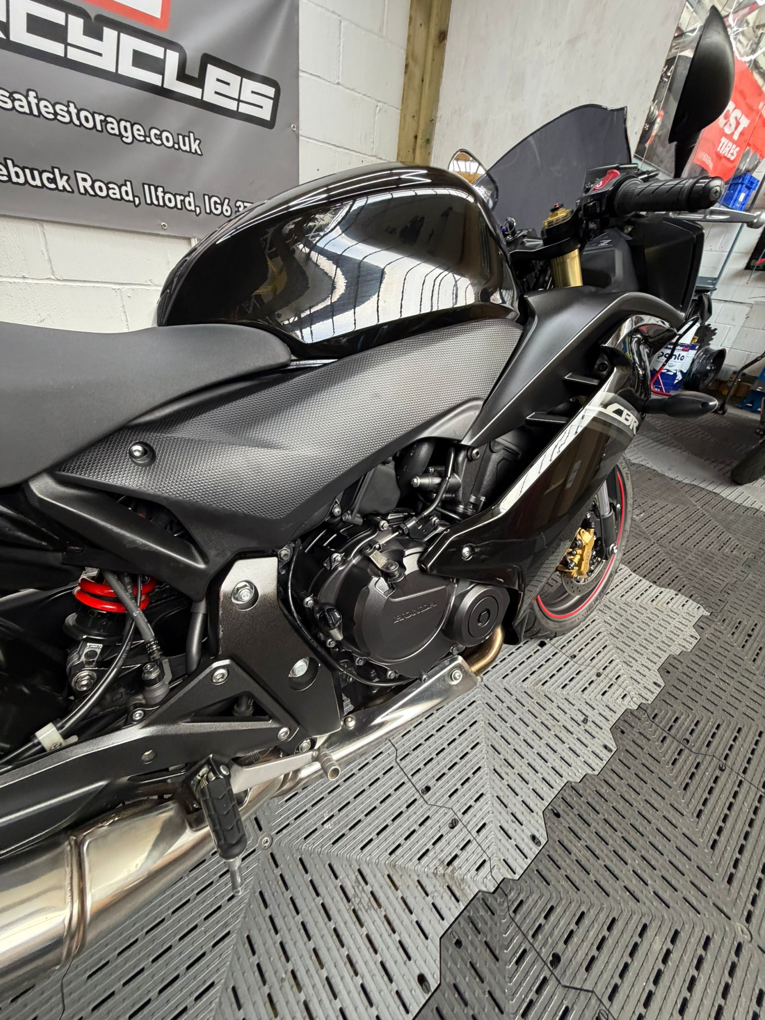 HONDA CBR600F - Image 13