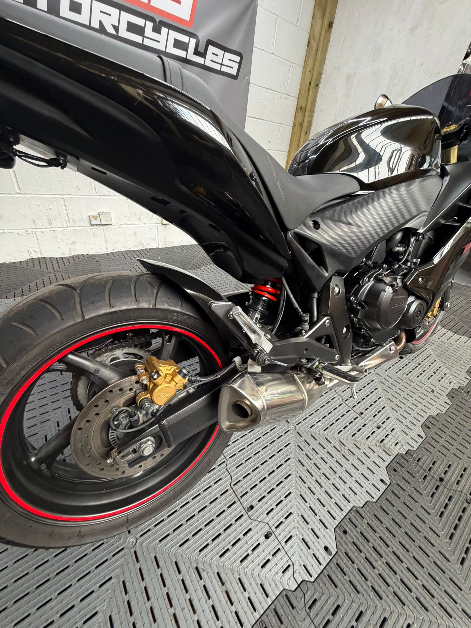 HONDA CBR600F - Image 16