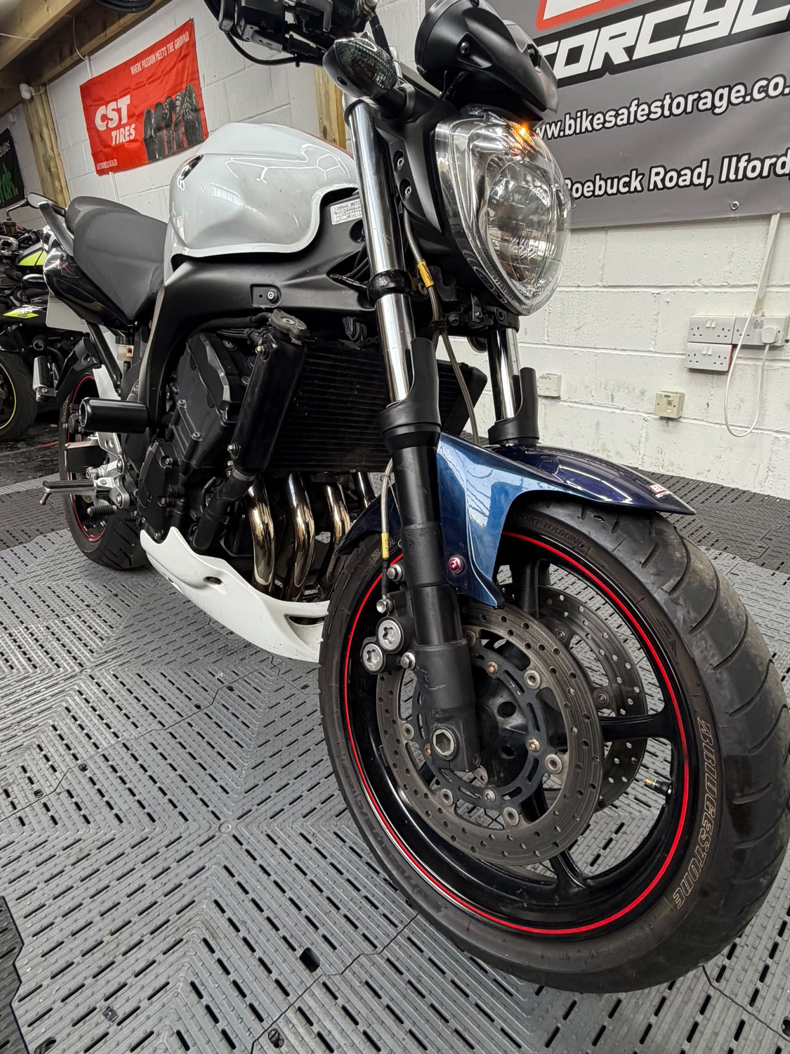 YAMAHA FZ6 FAZER 600 S2 - Image 13