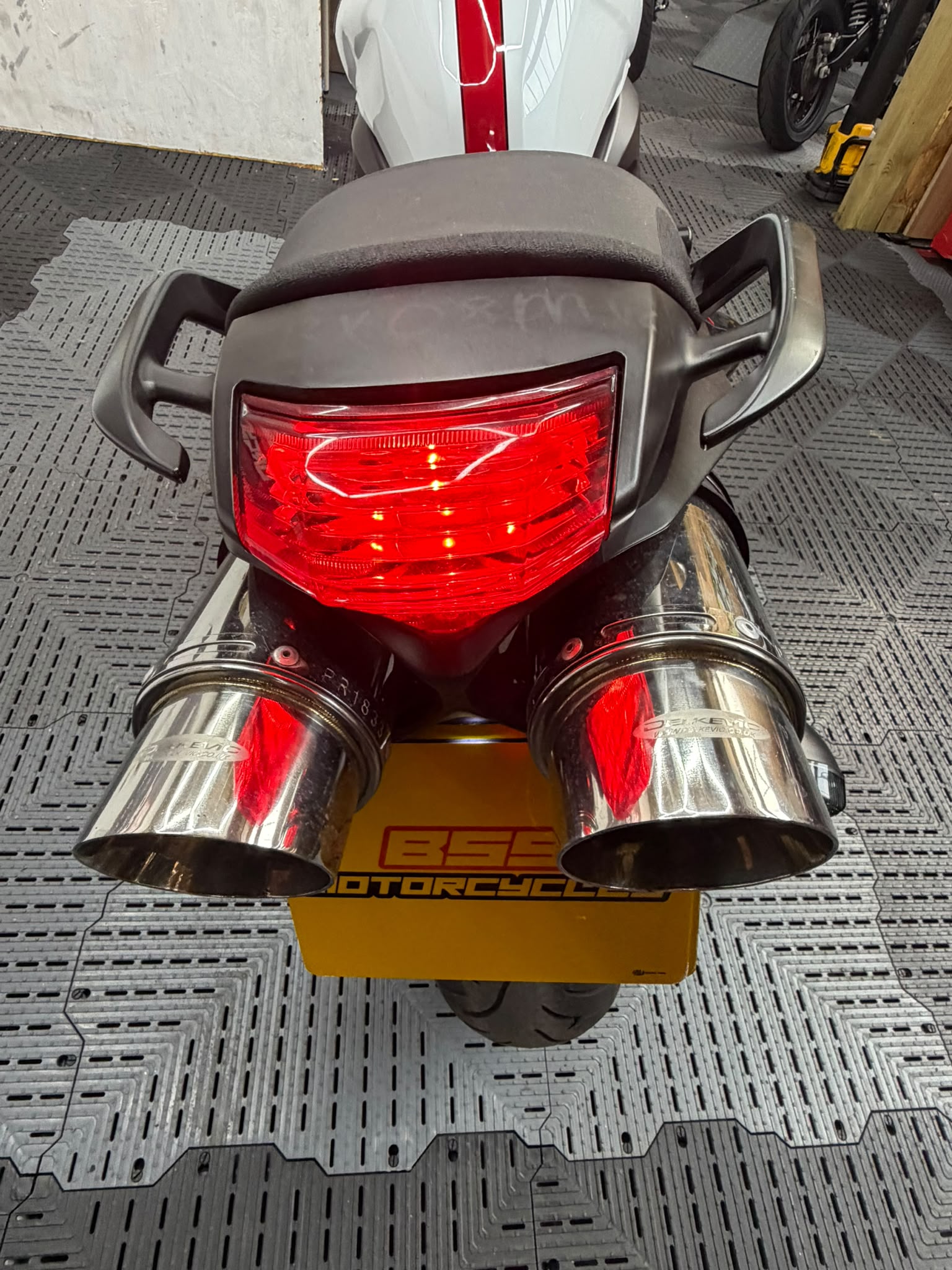 YAMAHA FZ6 FAZER 600 S2 - Image 14