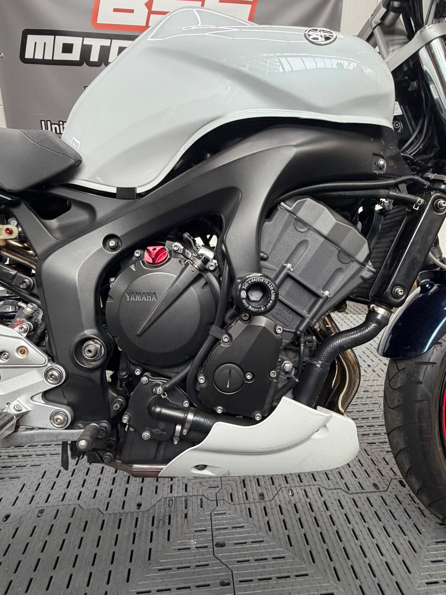 YAMAHA FZ6 FAZER 600 S2 - Image 16