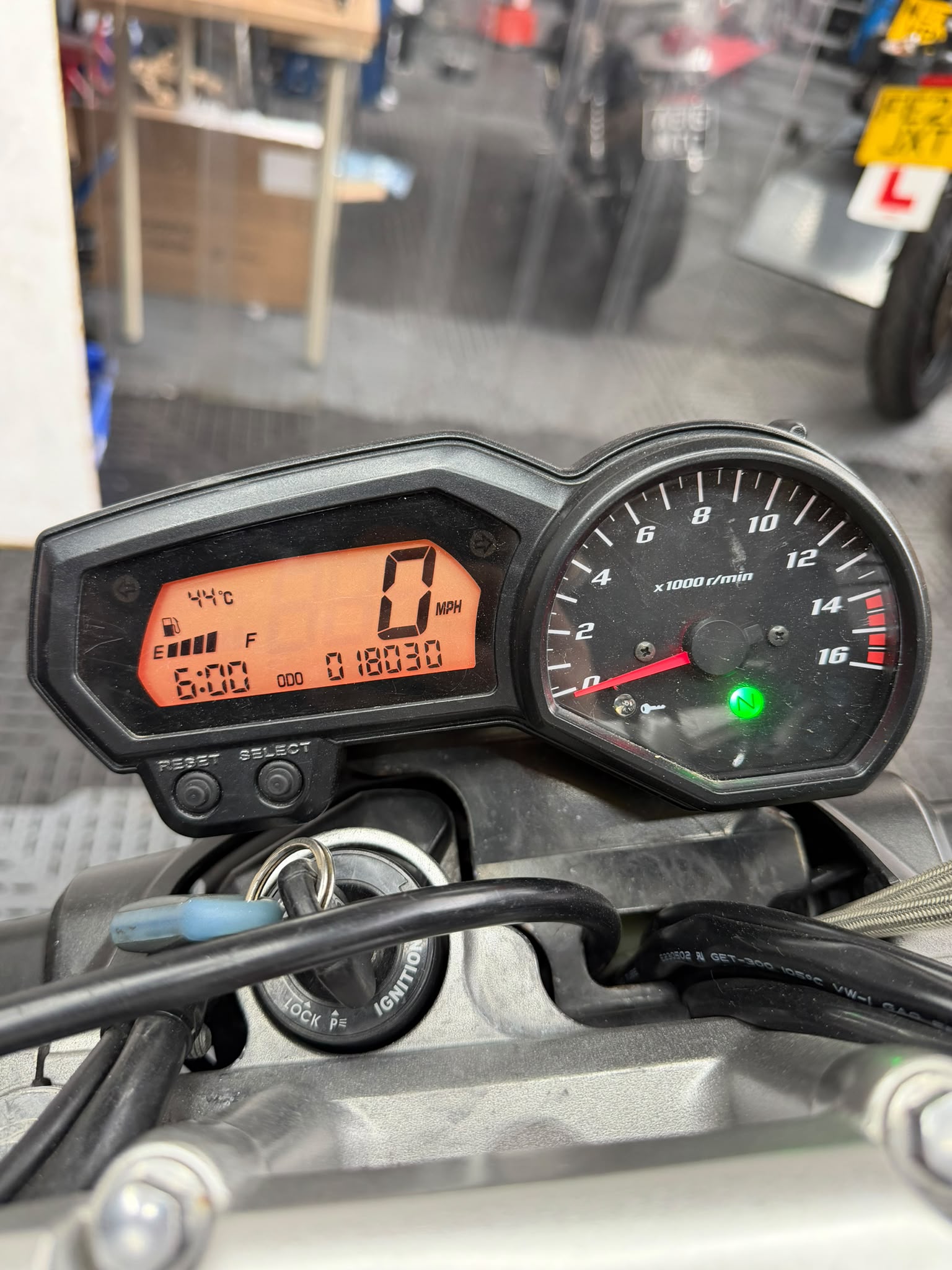 YAMAHA FZ6 FAZER 600 S2 - Image 8