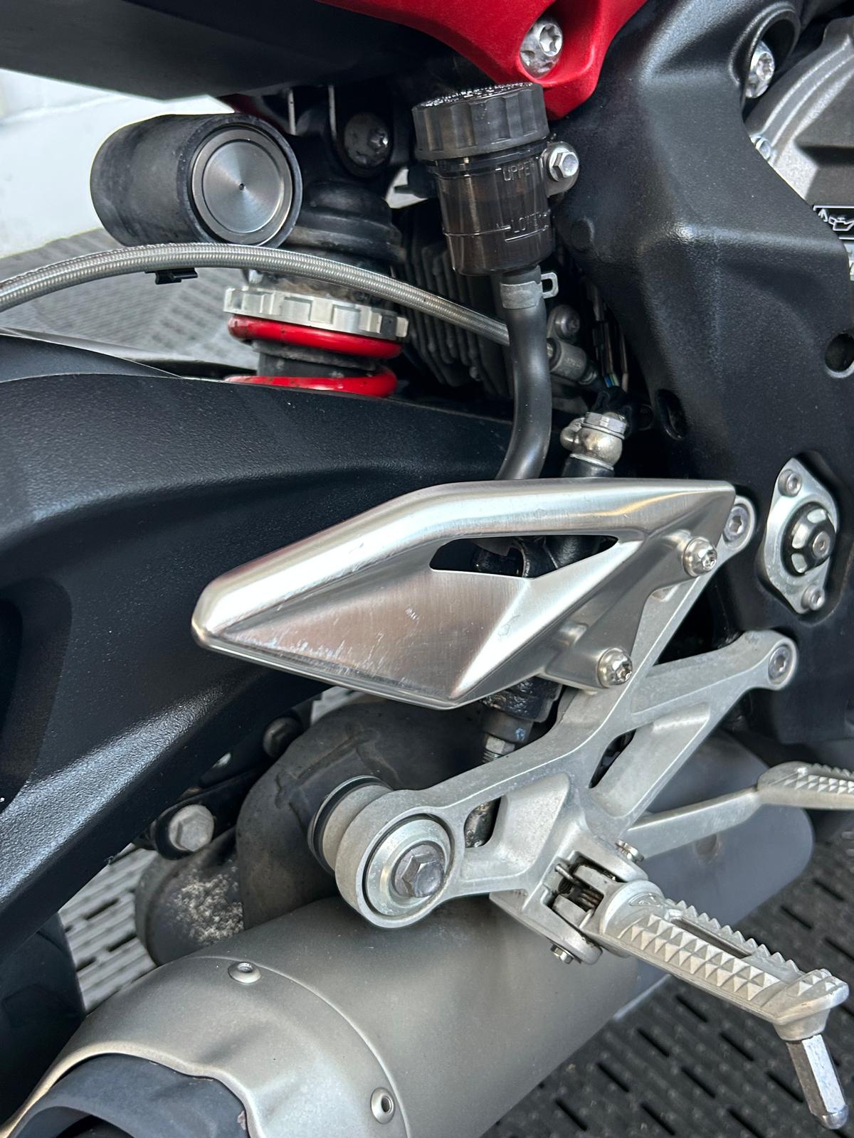 TRIUMPH STREET TRIPLE 765 R LOW - Image 10