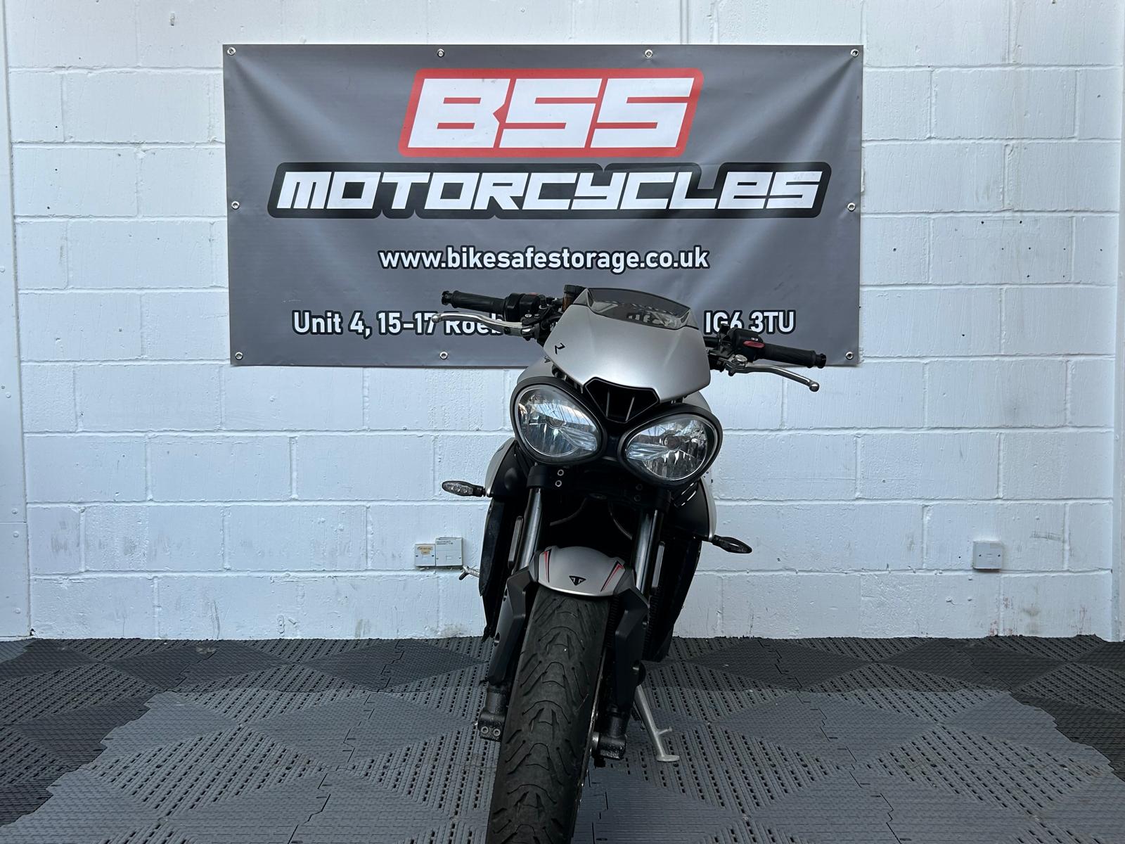 TRIUMPH STREET TRIPLE 765 R LOW - Image 3