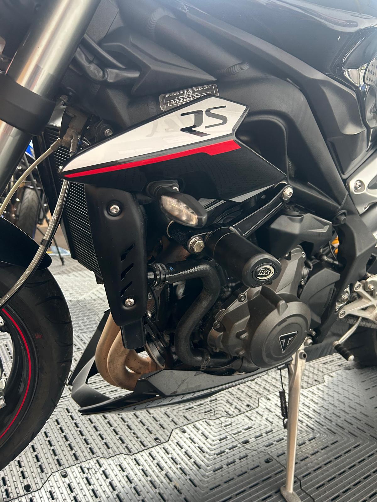 TRIUMPH STREET TRIPLE 765 RS - Image 12