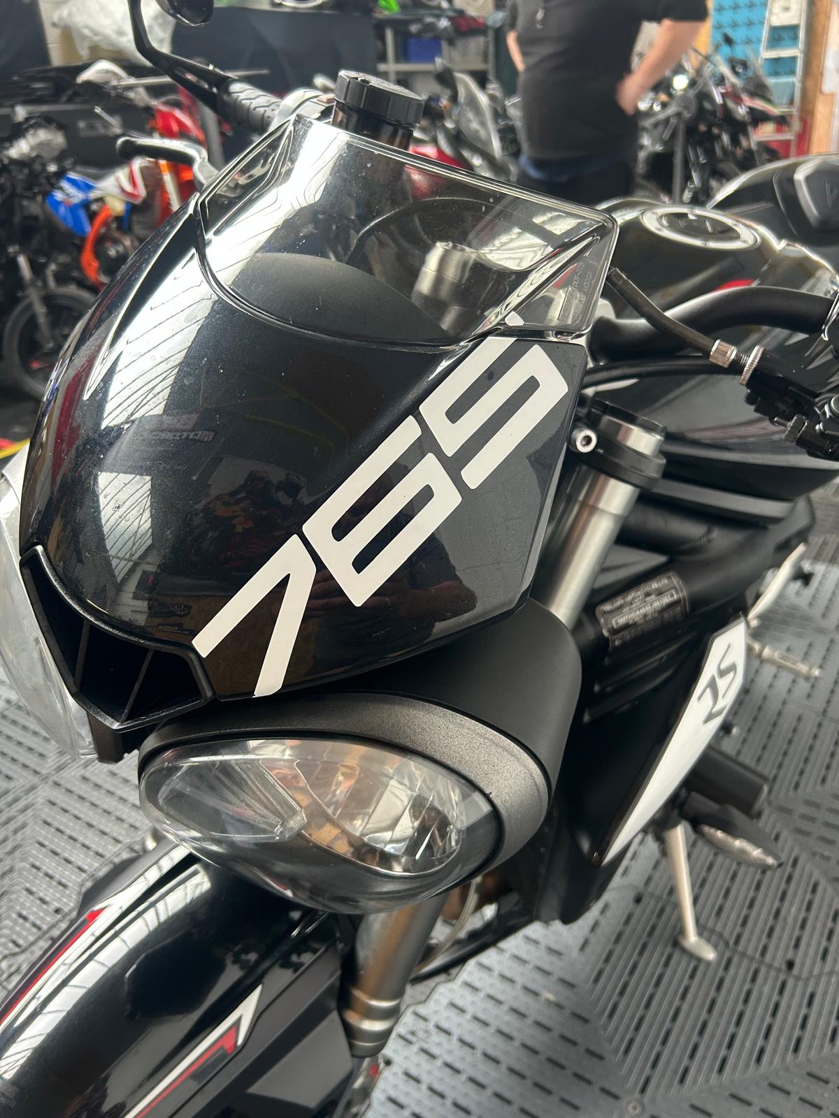 TRIUMPH STREET TRIPLE 765 RS - Image 13