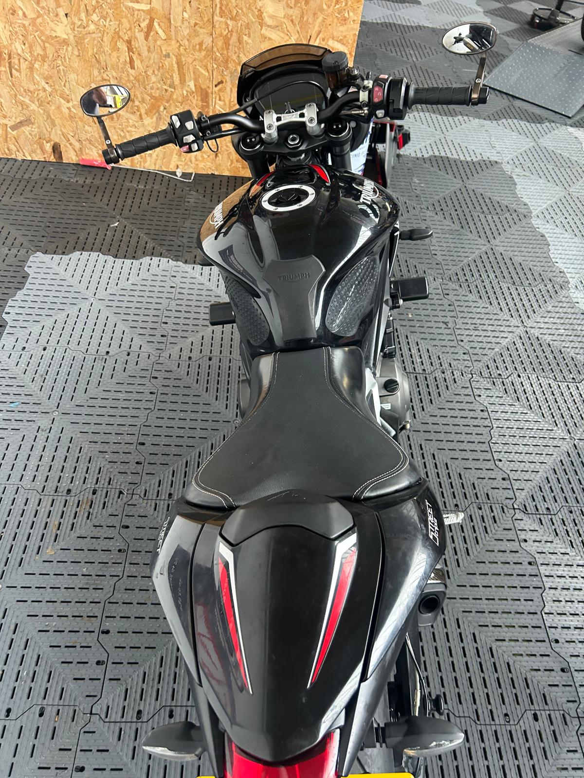 TRIUMPH STREET TRIPLE 765 RS - Image 18