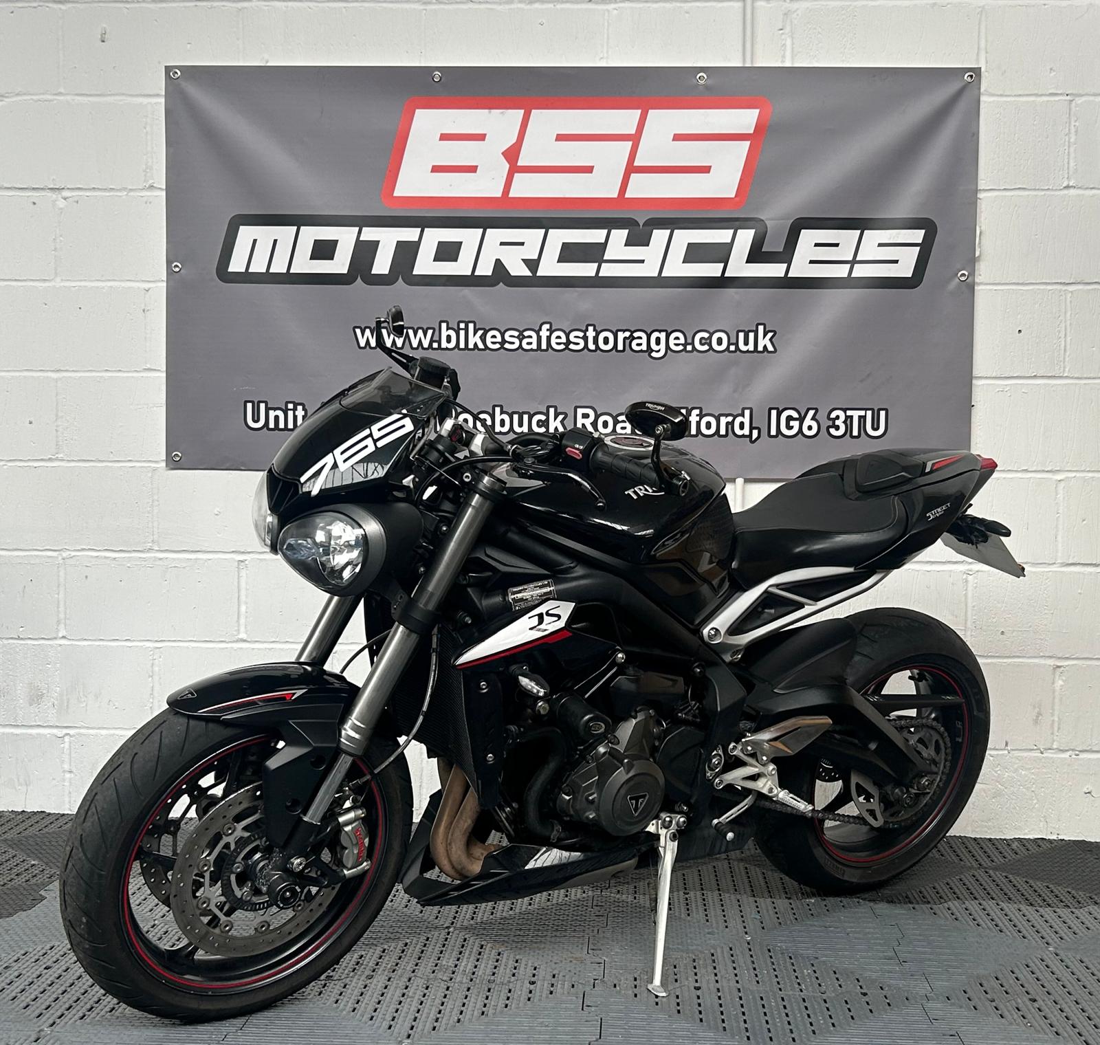 TRIUMPH STREET TRIPLE 765 RS - Image 4