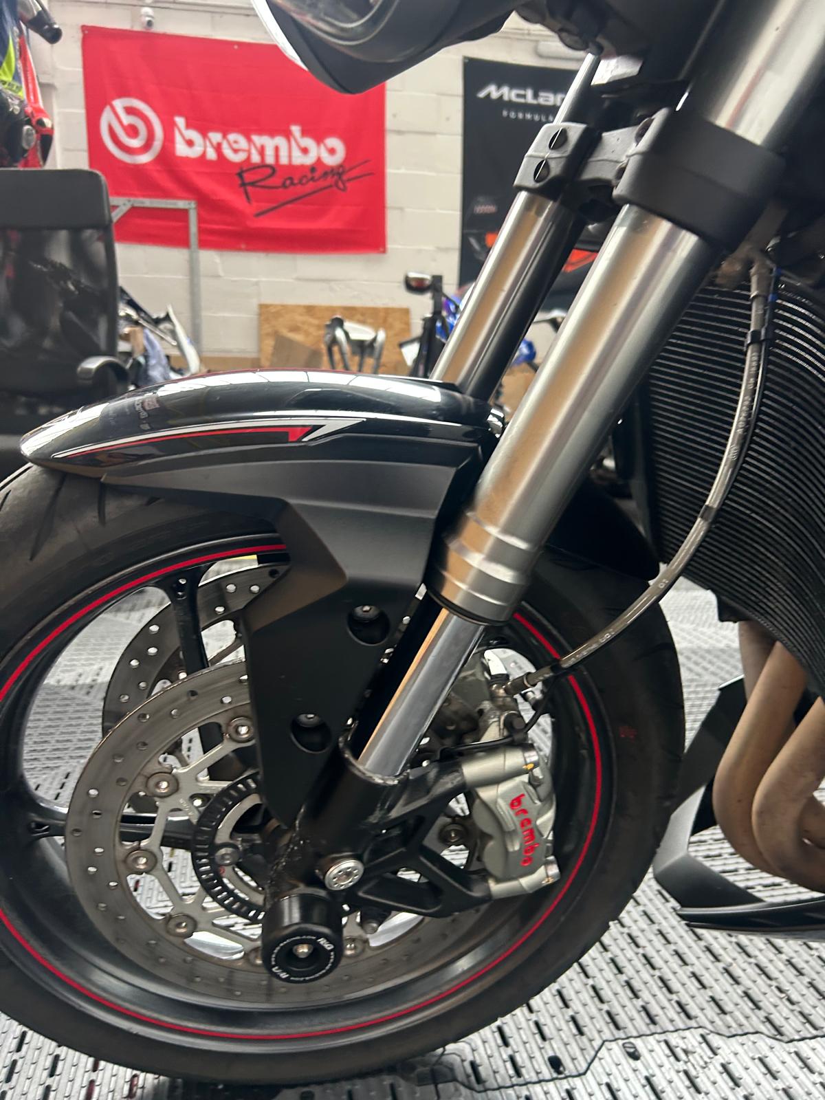 TRIUMPH STREET TRIPLE 765 RS - Image 10