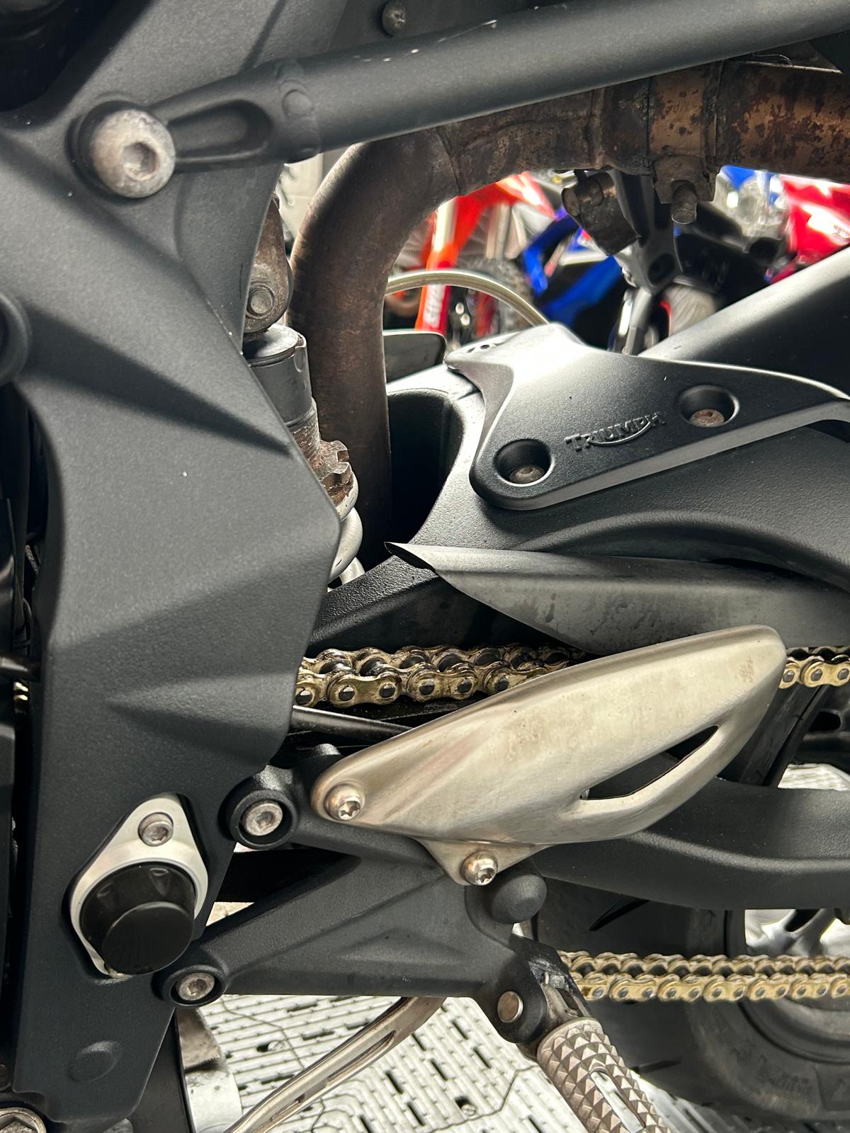 TRIUMPH STREET TRIPLE 675 - Image 21