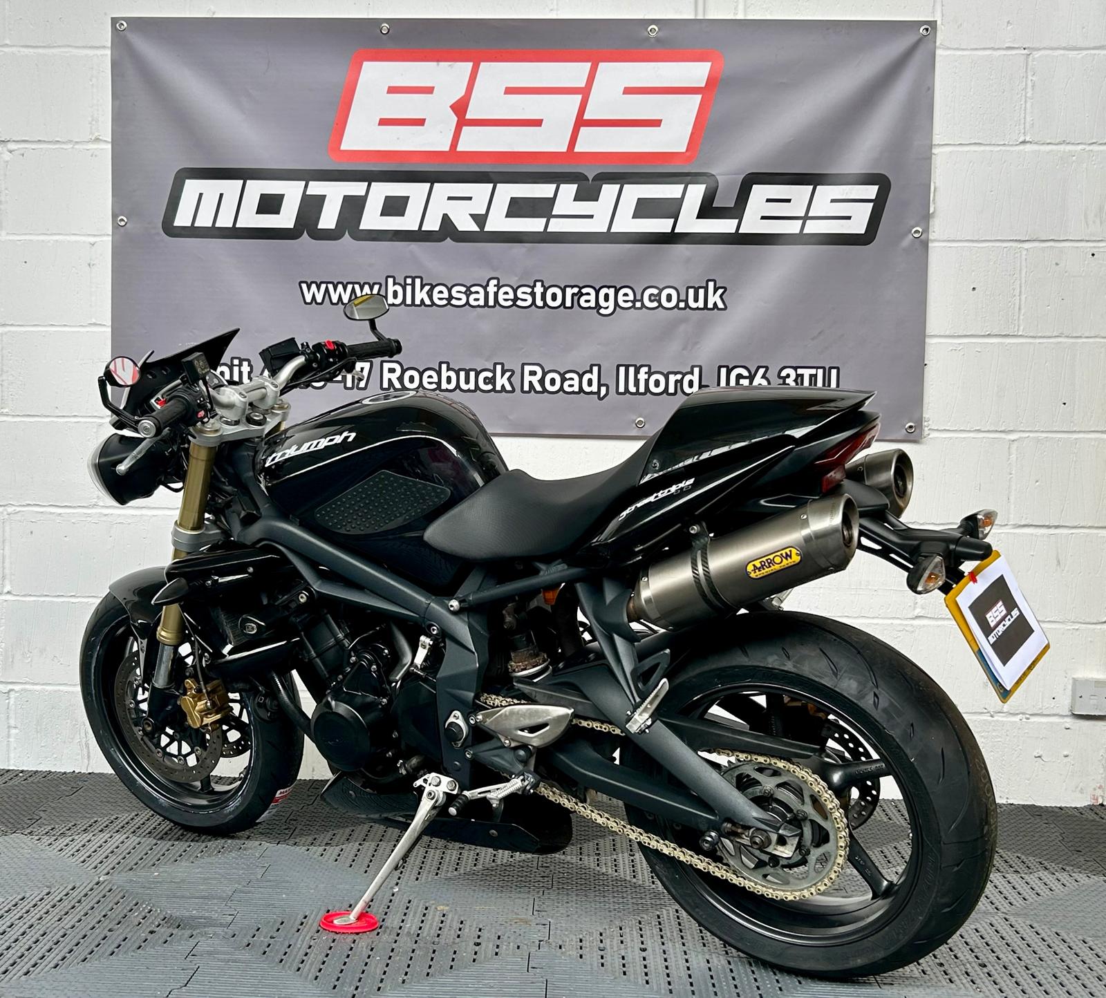 TRIUMPH STREET TRIPLE 675 - Image 8