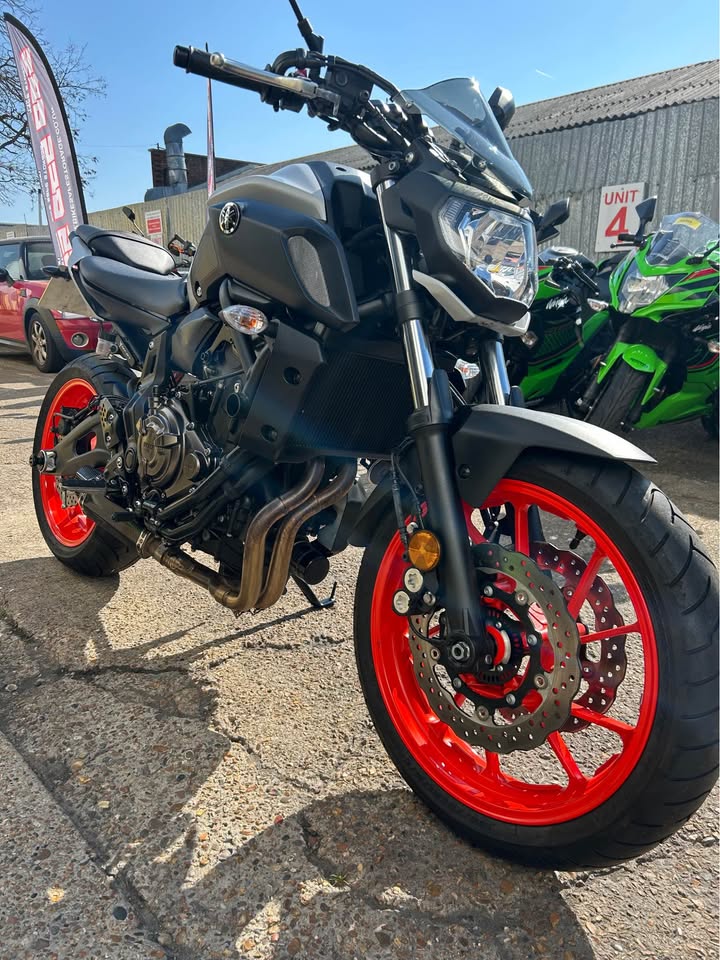 YAMAHA MT-07