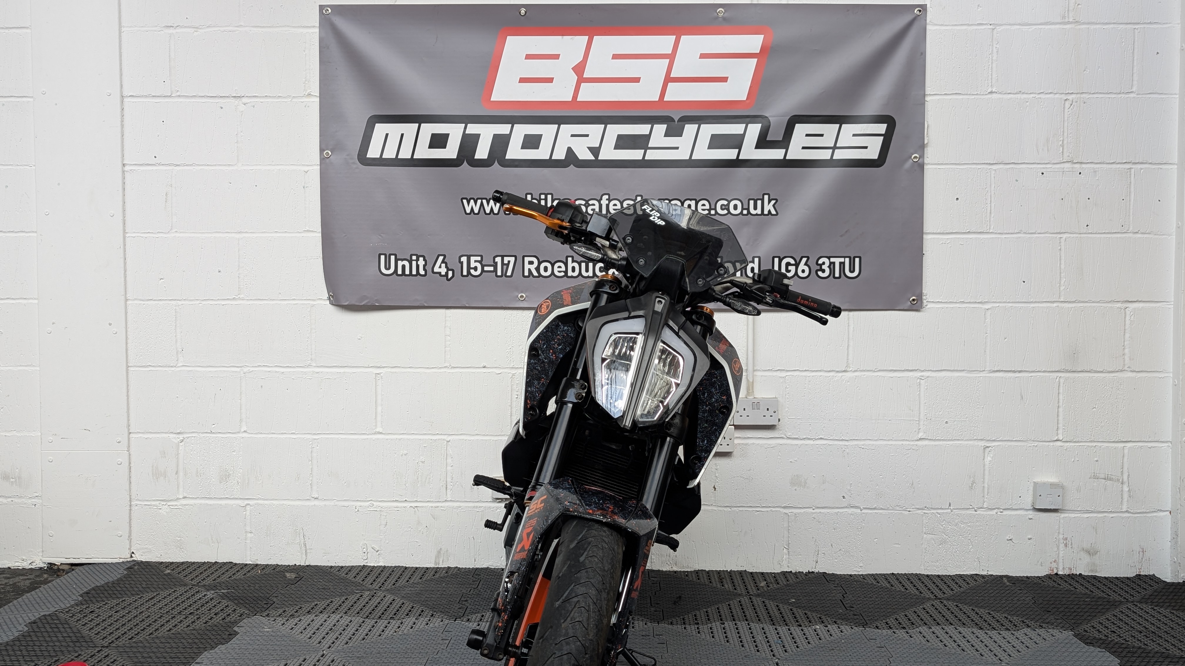 KTM DUKE 390 22 - Image 4