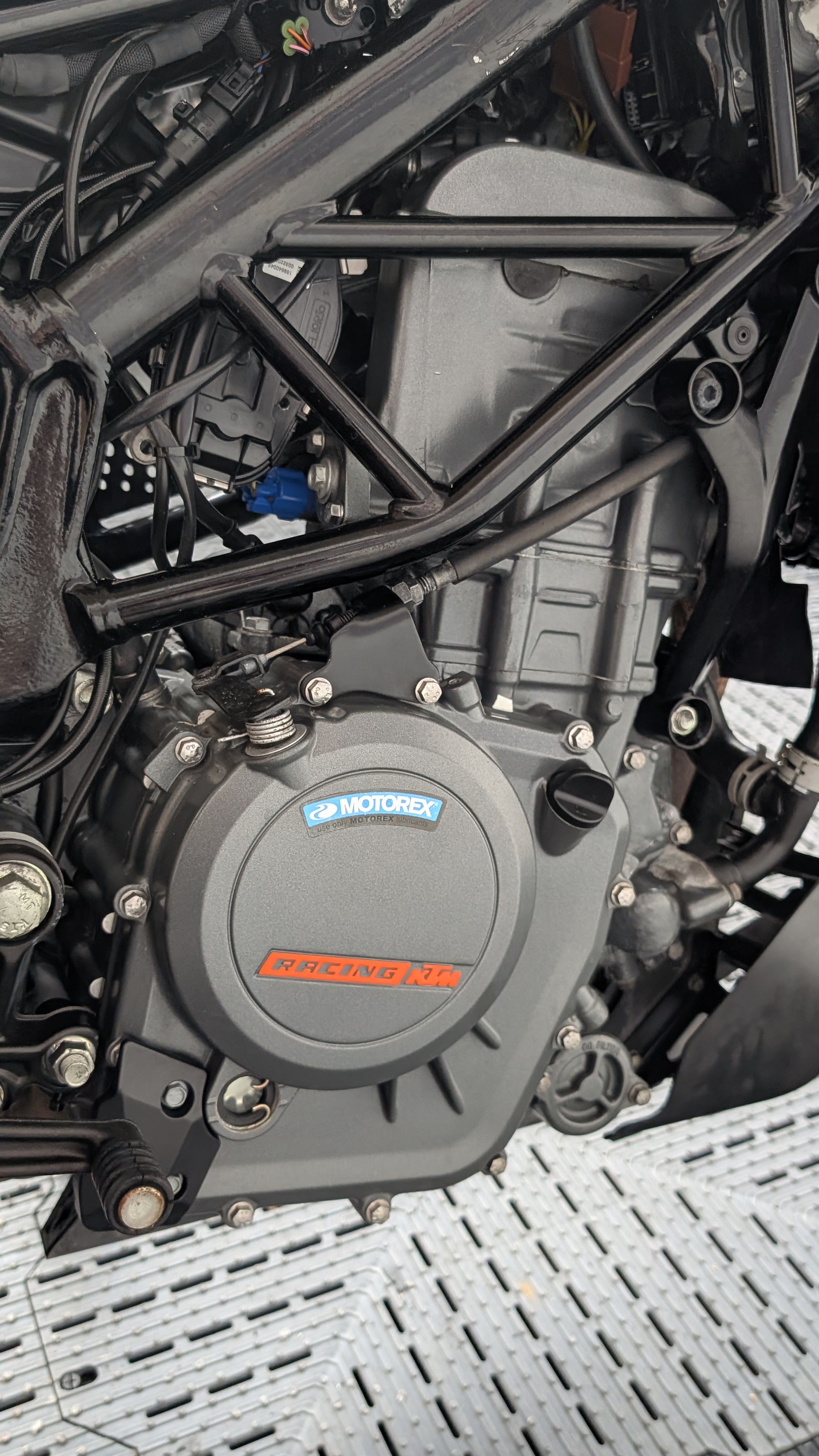 KTM DUKE 390 22 - Image 18