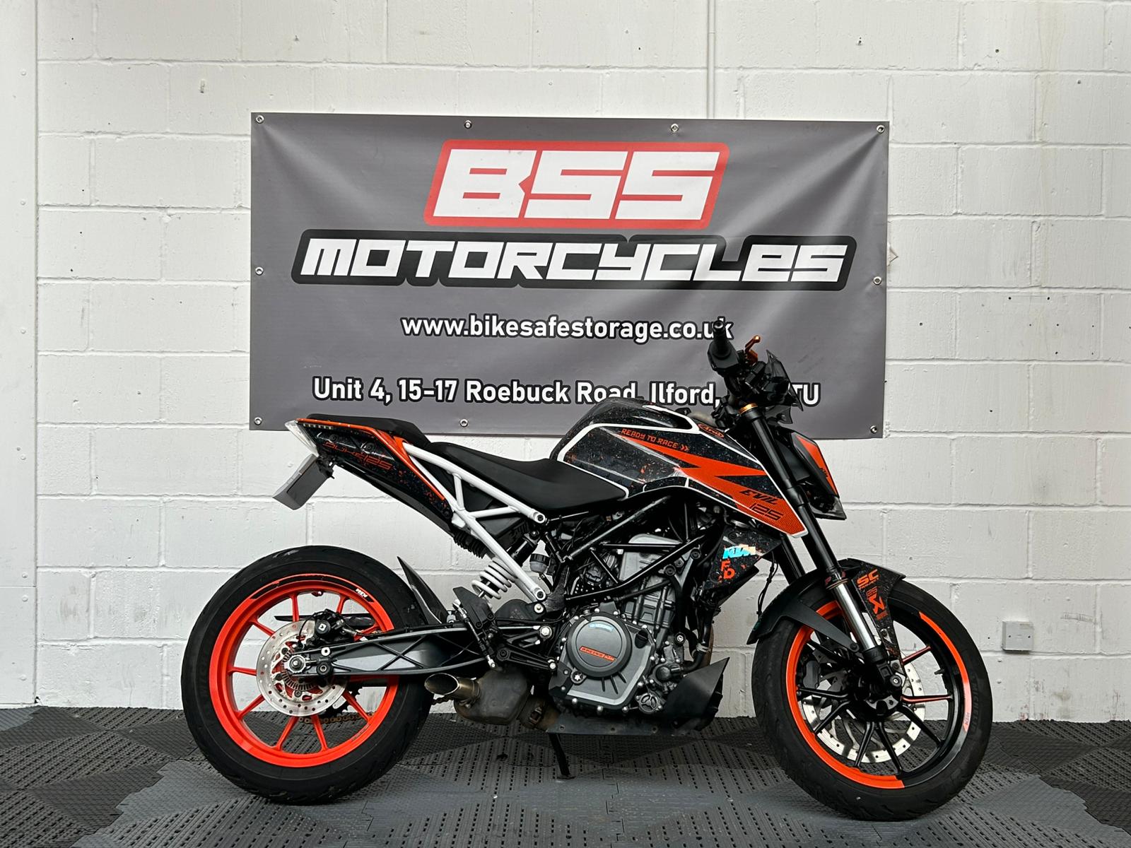 KTM DUKE 390 22
