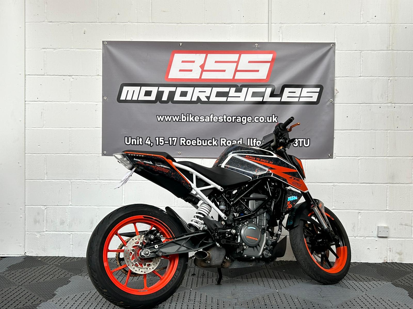 KTM DUKE 390 22 - Image 12