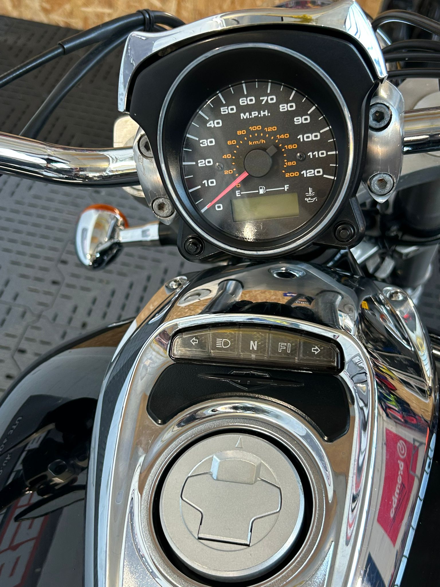 SUZUKI INTRUDER 800 VZ - Image 4