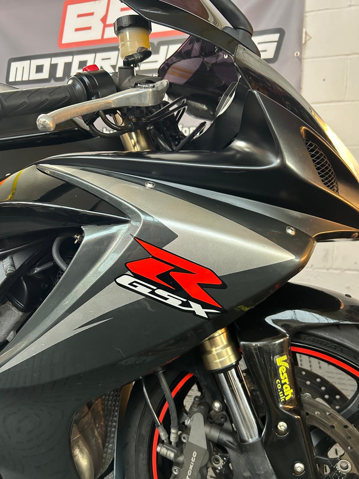 SUZUKI GSX-R600 K7 - Image 13