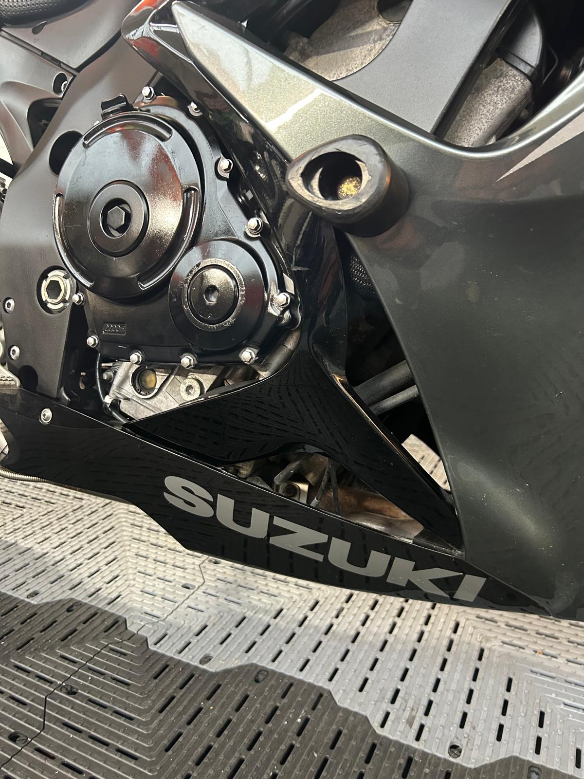 SUZUKI GSX-R600 K7 - Image 14