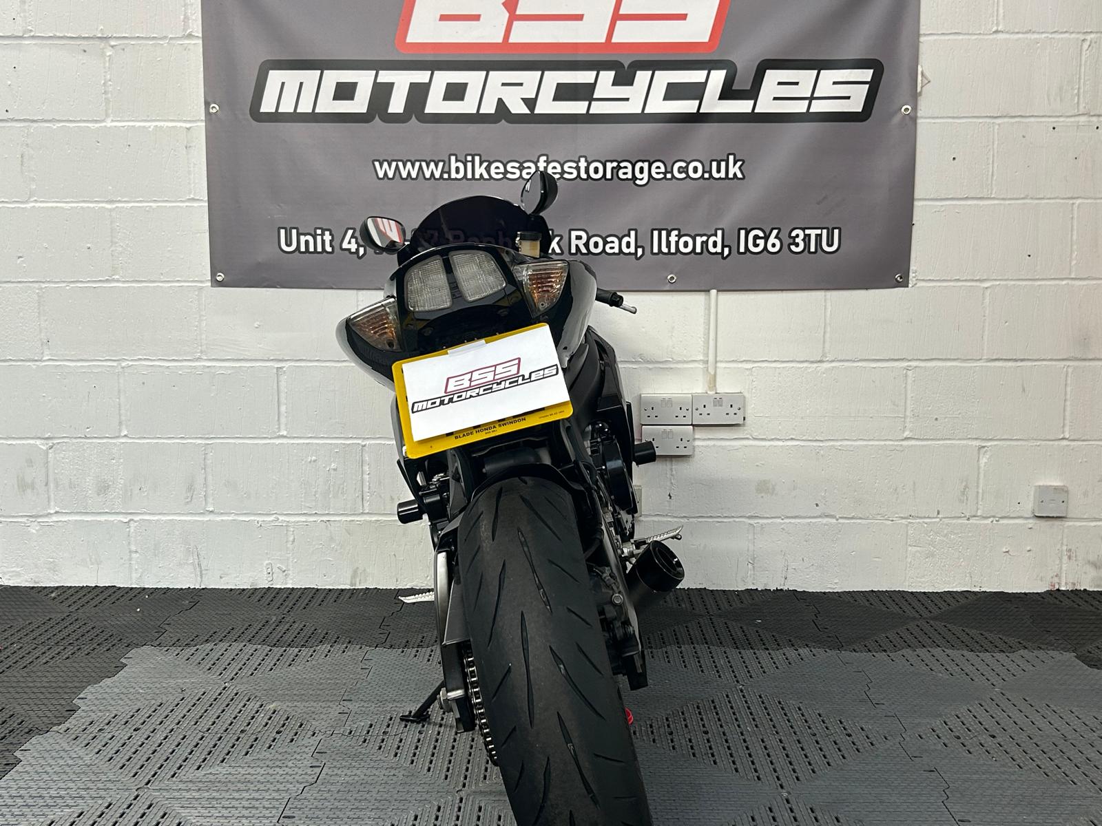 SUZUKI GSX-R600 K7 - Image 15