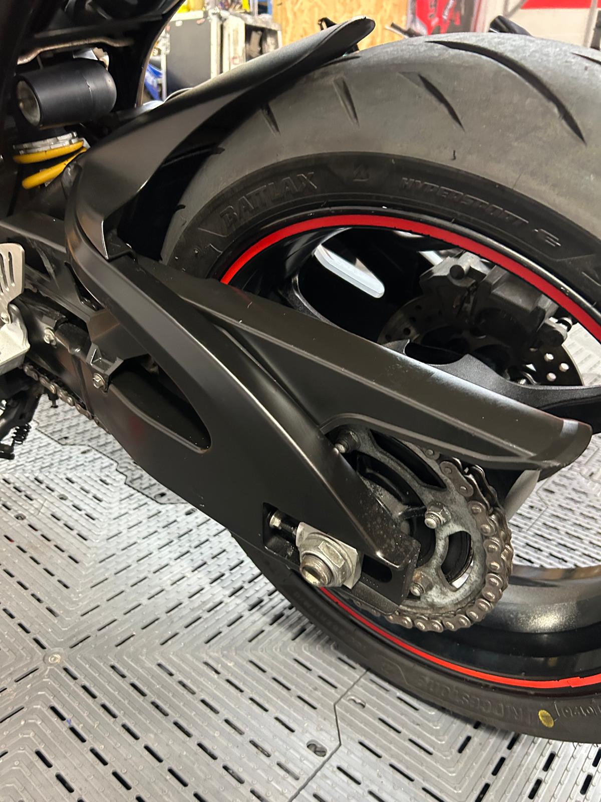 SUZUKI GSX-R600 K7 - Image 18