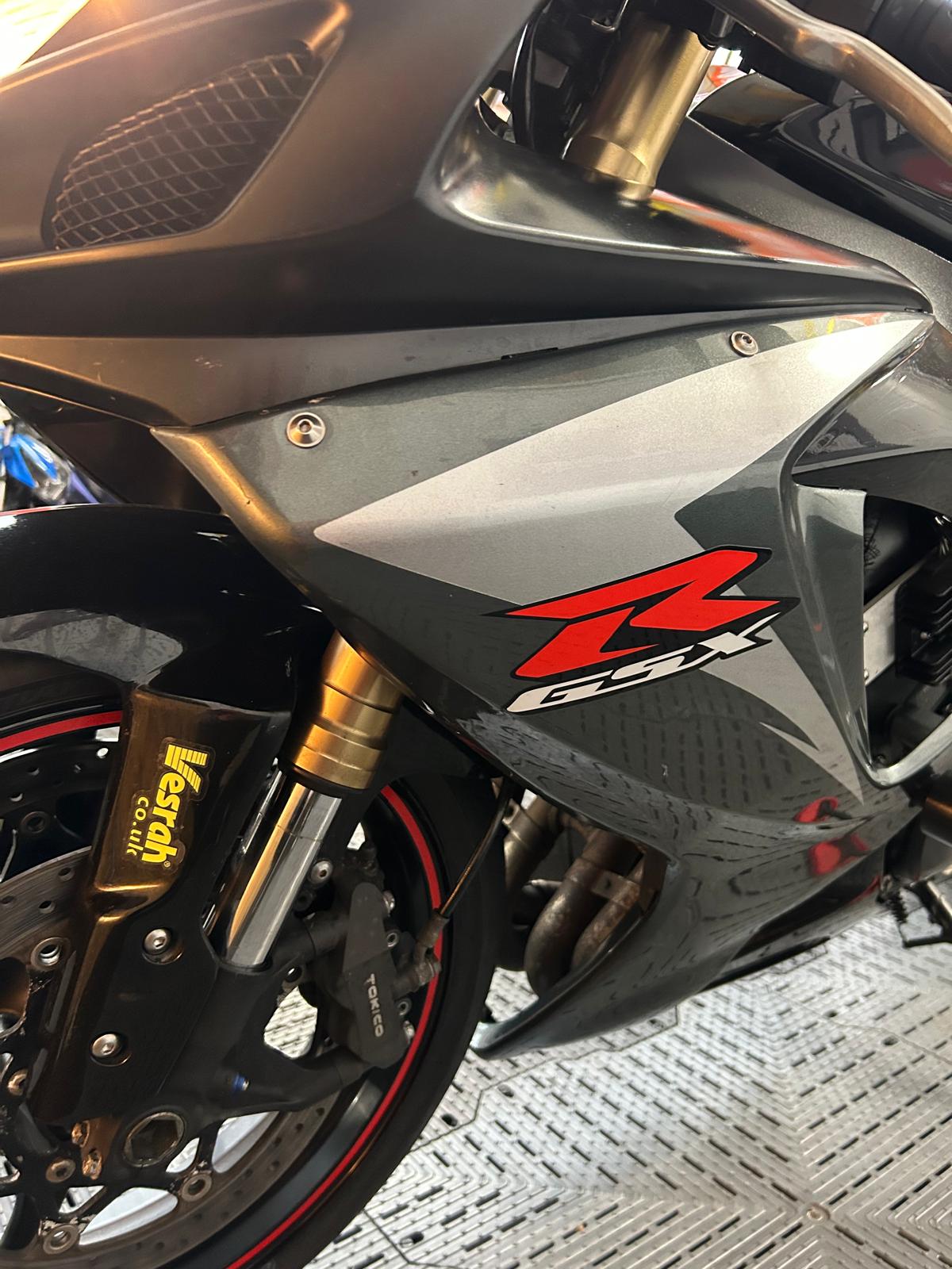 SUZUKI GSX-R600 K7 - Image 19