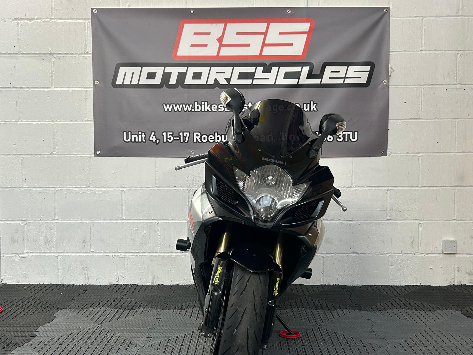 SUZUKI GSX-R600 K7 - Image 3