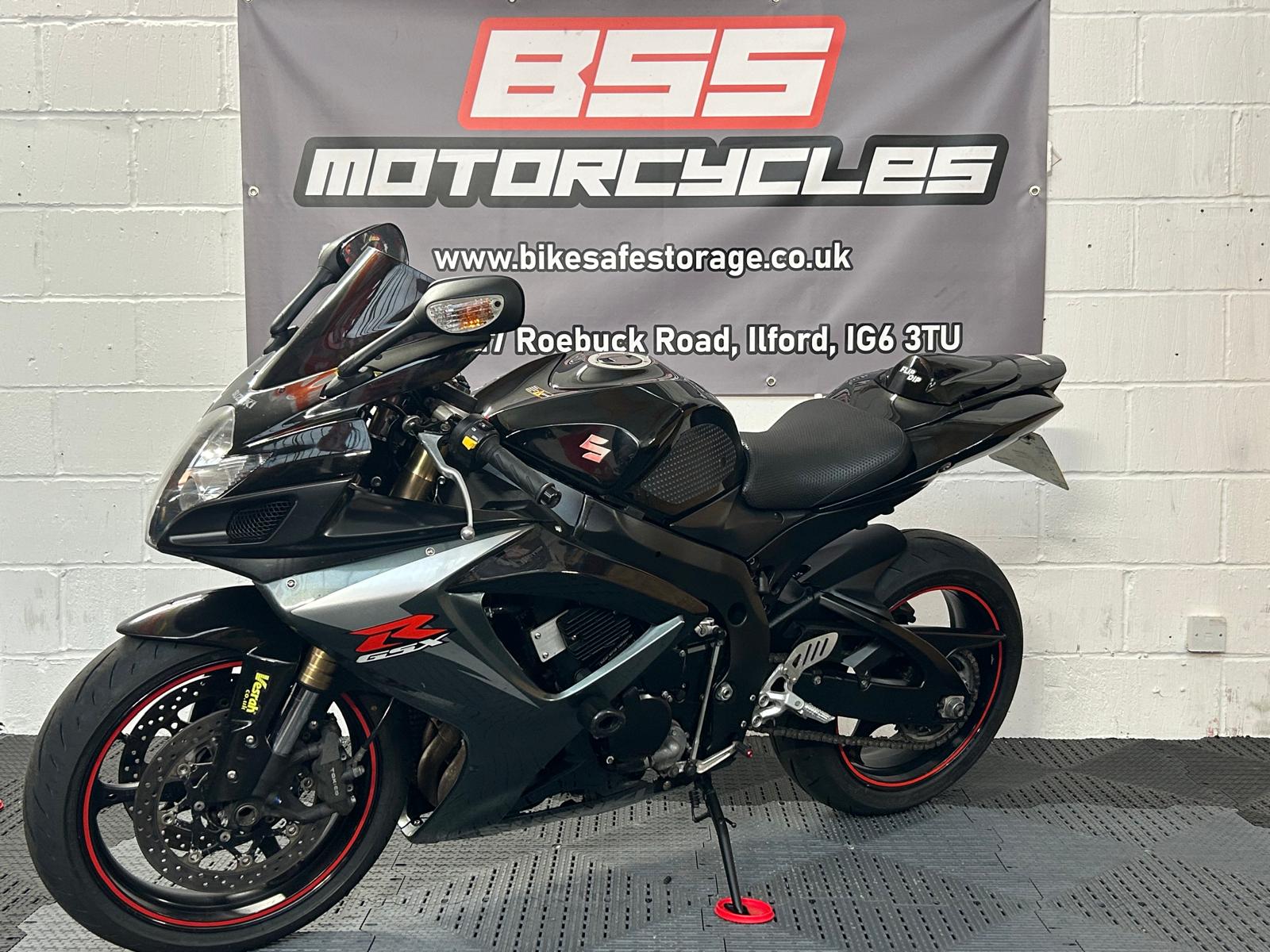 SUZUKI GSX-R600 K7 - Image 4