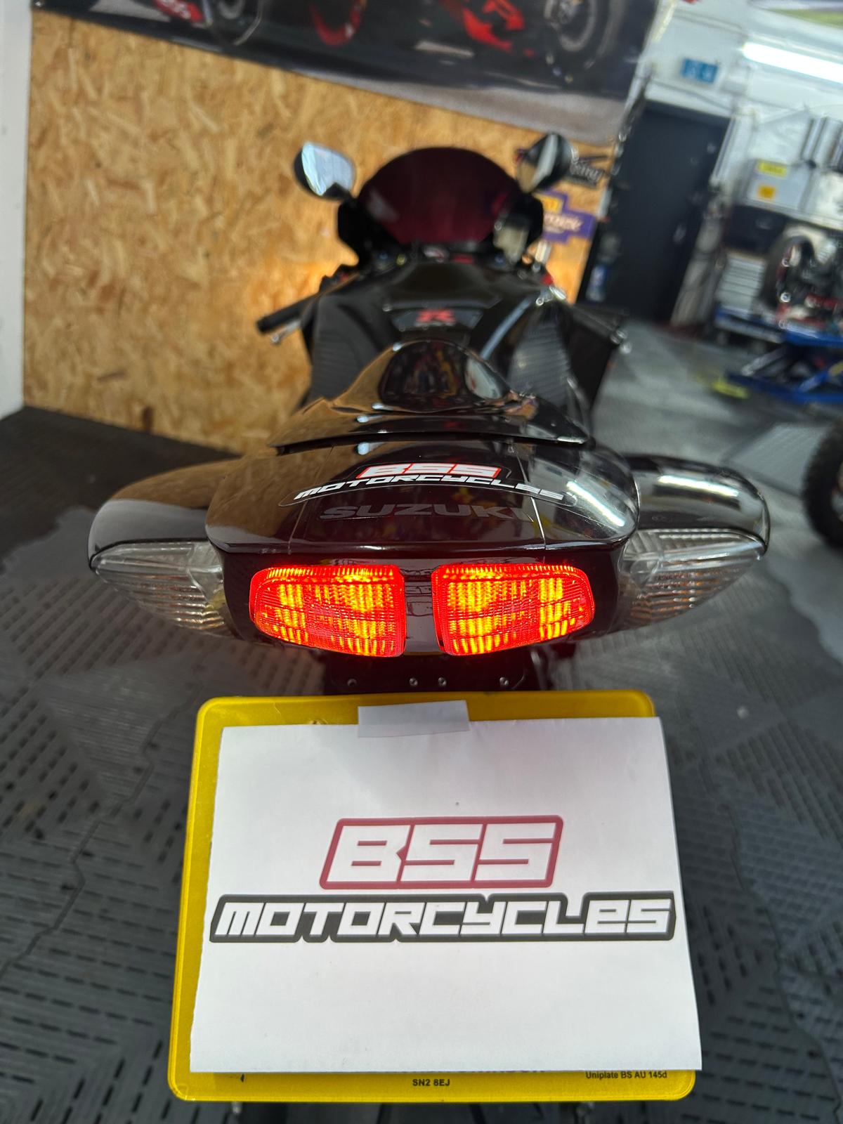 SUZUKI GSX-R600 K7 - Image 5