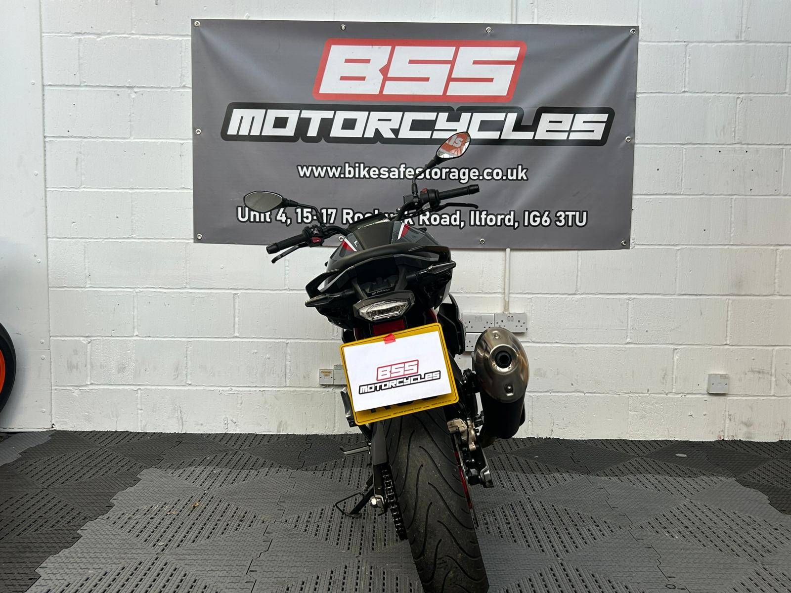 BMW G 310 R - Image 2
