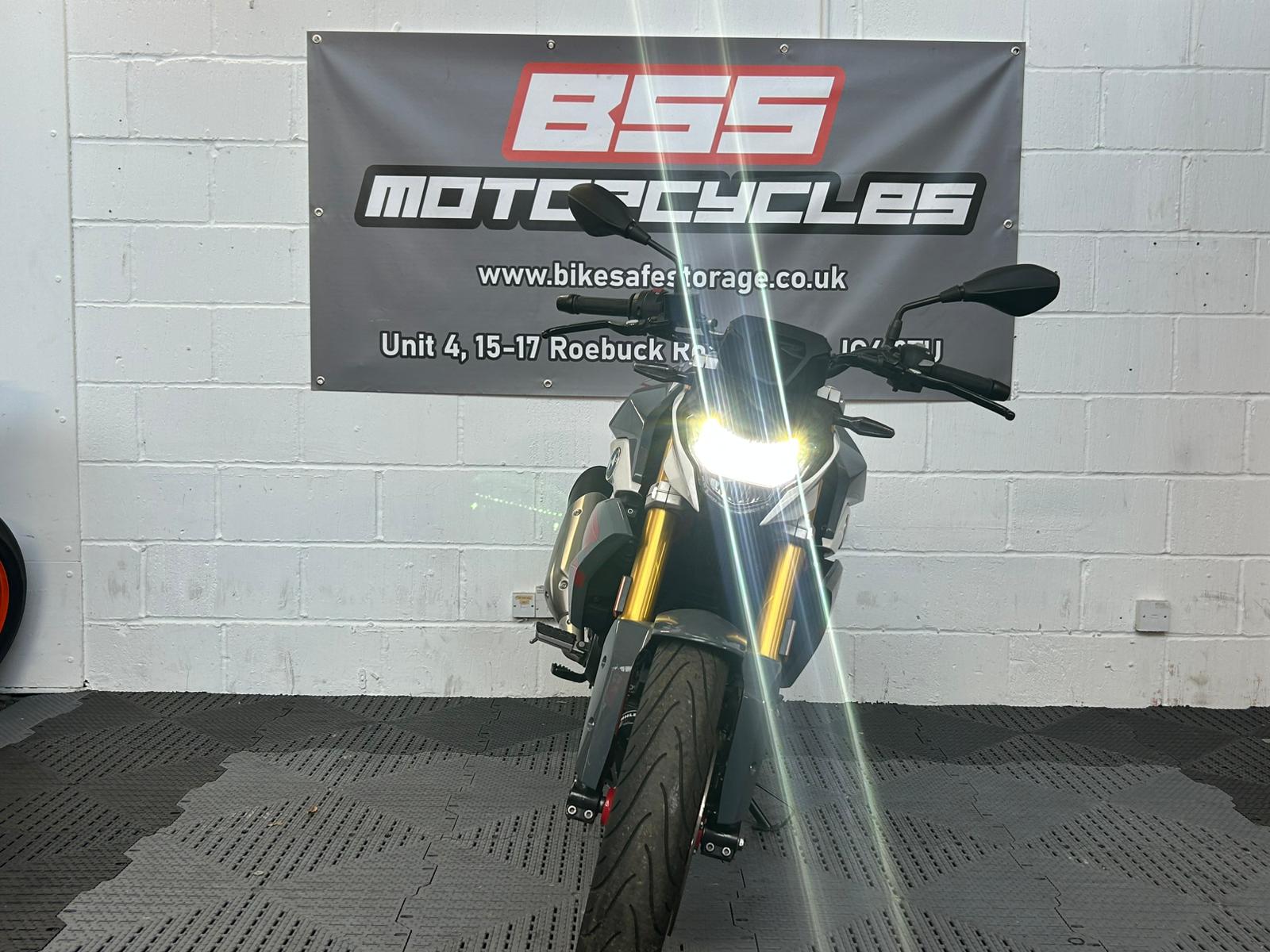 BMW G 310 R - Image 4