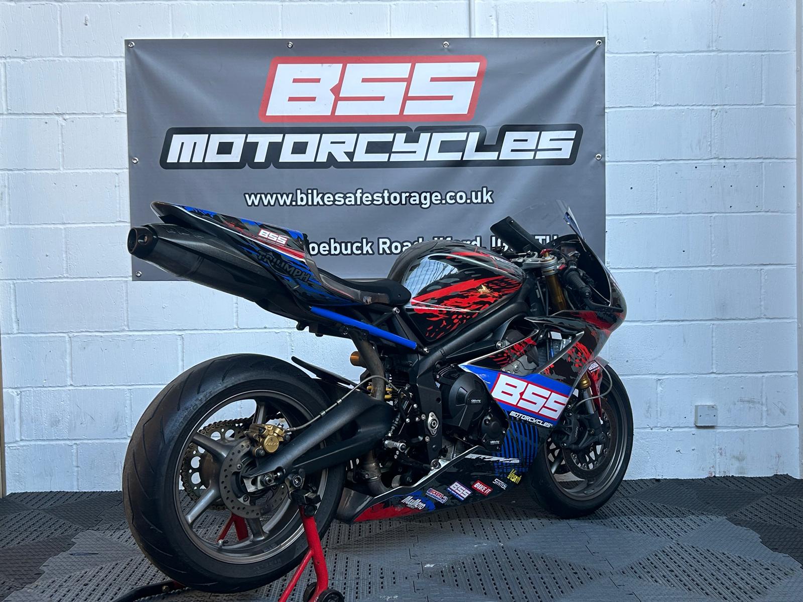 TRIUMPH DAYTONA 675 (TRACK CONVERSION) - Image 9