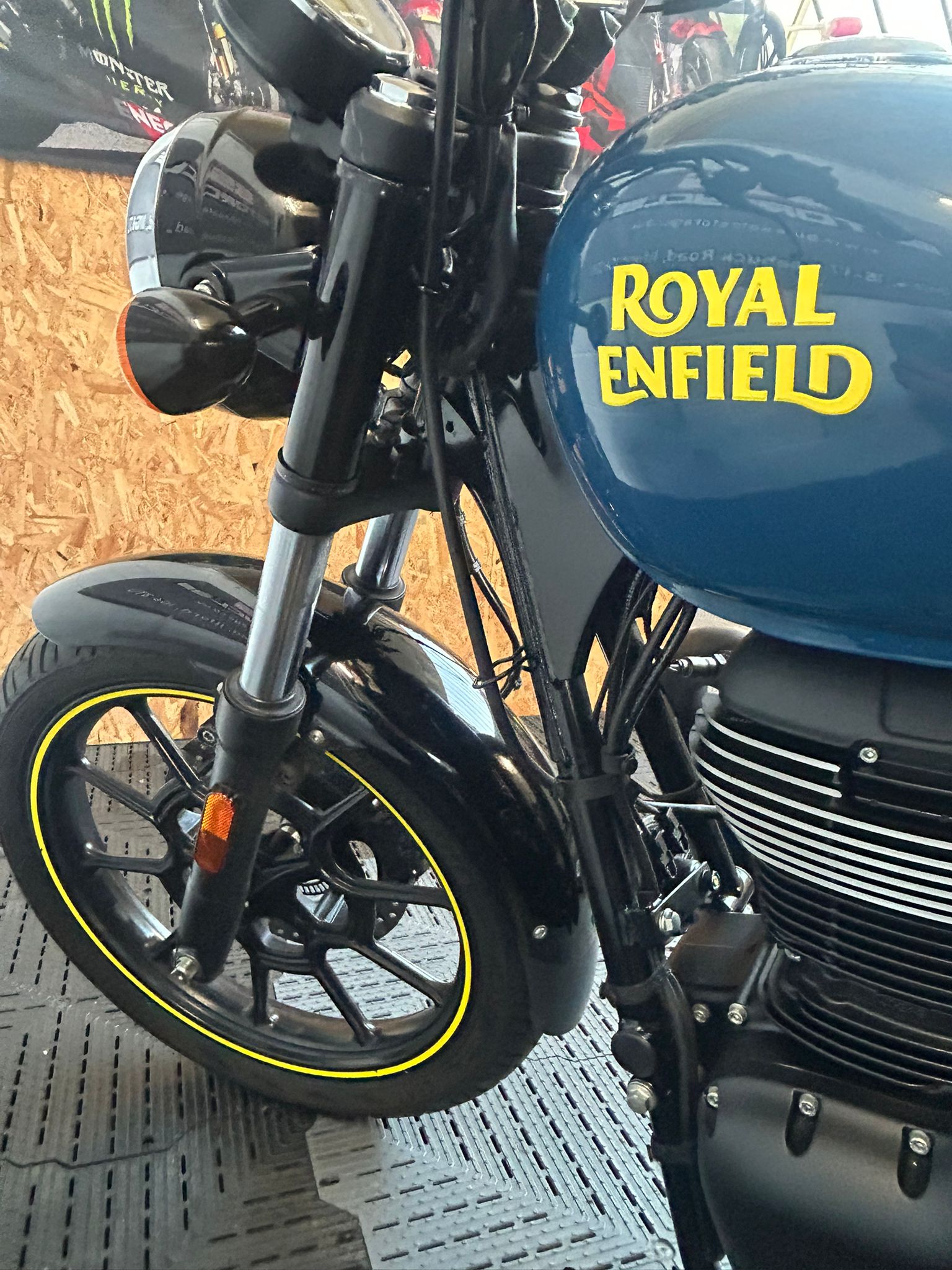 ROYAL ENFIELD METEOR 350 - Image 4