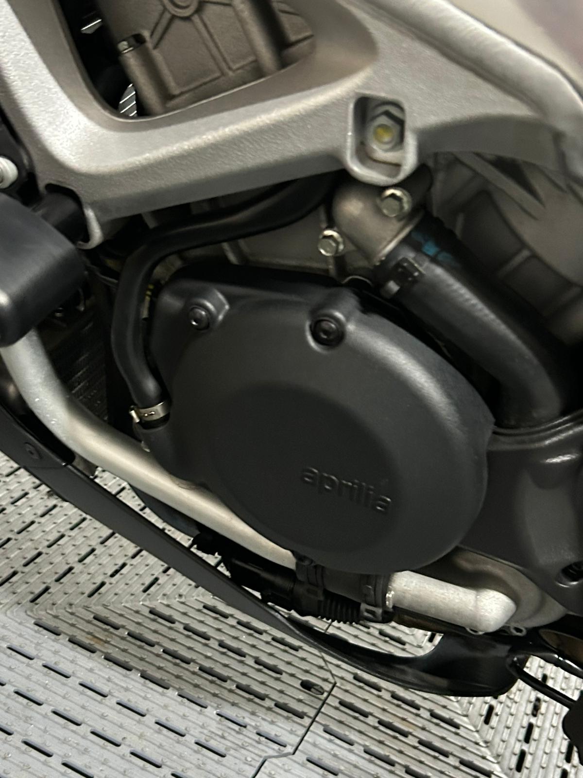 APRILIA TUONO V4 1100RR - Image 12