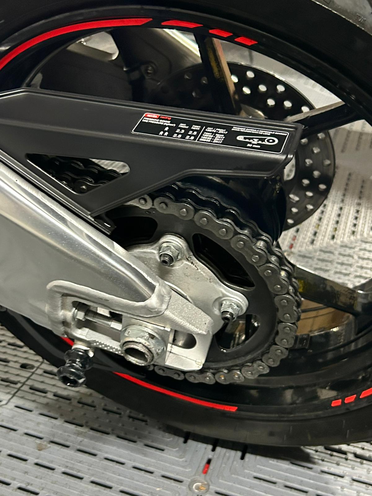 APRILIA TUONO V4 1100RR - Image 11